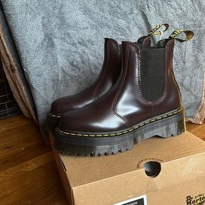 Burgundy 2976 Dr. Martens - Platform Chelsea boots.